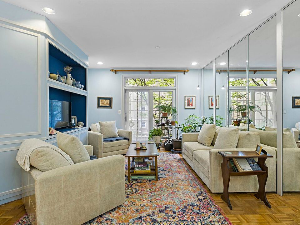 1st image of 208 Shearwater Ct W APT 32