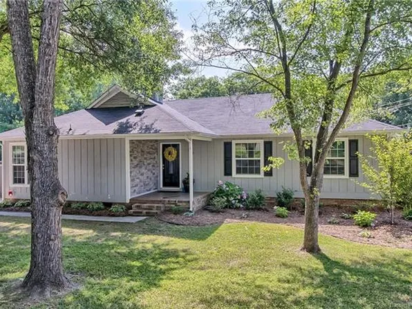 10333 Camelback Cres, Charlotte, NC 28226