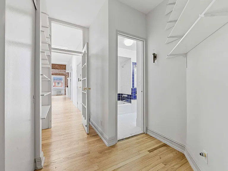 318 W 14th St #4 — Photo 10