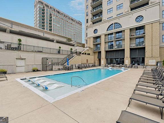 4th image of 3040 Peachtree Rd NW Unit 702