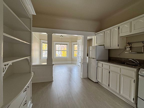 4th image of 527 12th St #B
