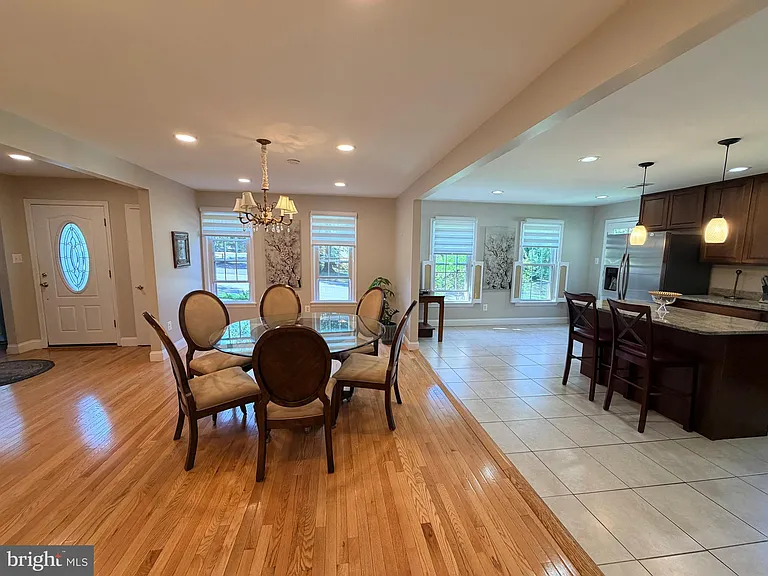 10802 Hunt Club Rd — Photo 9