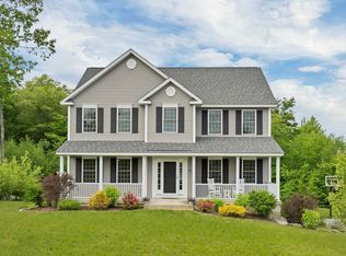 51 Overlook Dr, Dunbarton, NH 03046