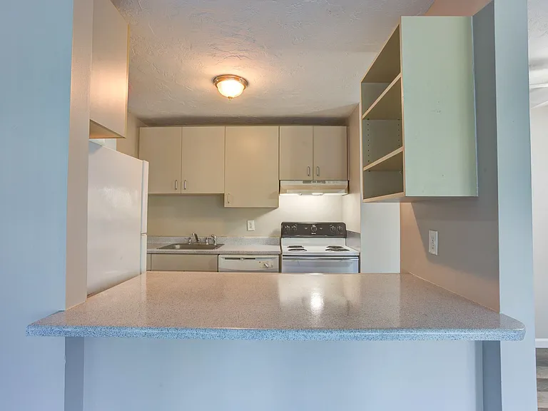 Sierra Terrace — Photo 23
