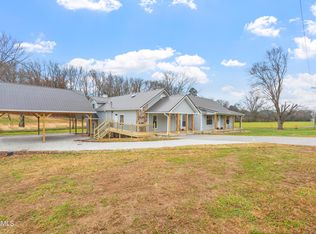 7300 Hotchkiss Valley Rd E, Lenoir City, TN 37771