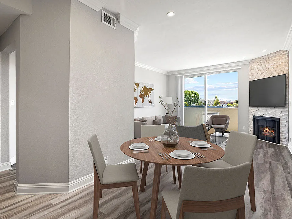 Palms Court — Photo 3