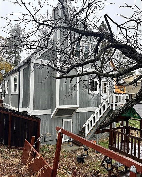 1st image of 324 Forest Cir