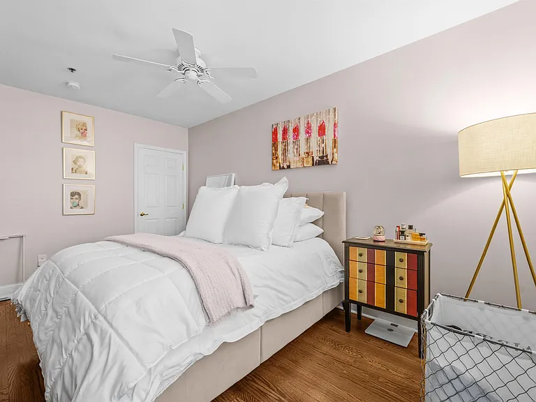 725 Jefferson St #24 — Photo 8