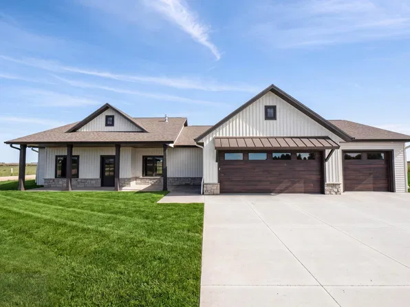 902 Gunkel Dr, Arthur, ND 58006