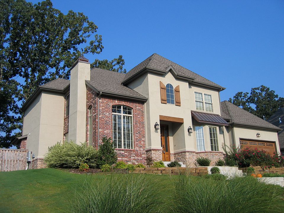 1st image of 1607 NE Chapel Hill Dr