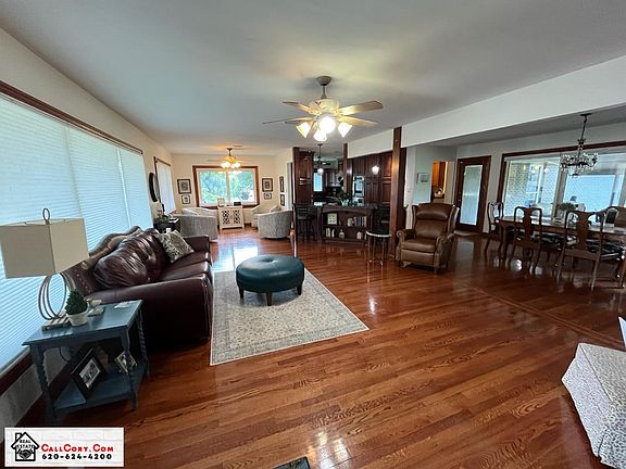 4th image of 1155 N Jordan Ave