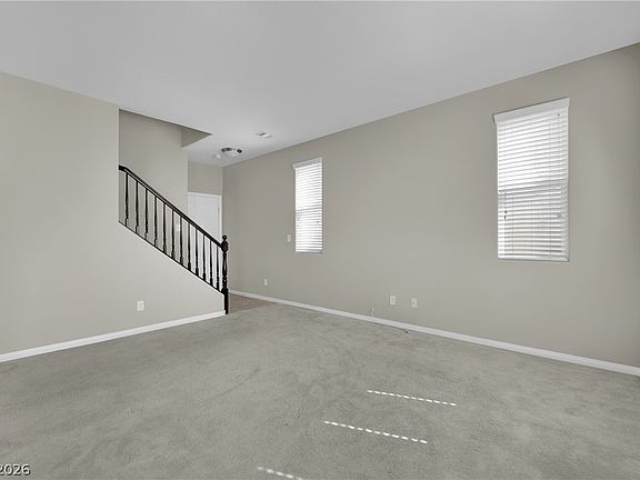 5th image of 10529 W Gilmore Ave