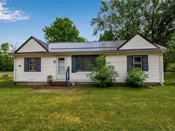 627 Kennedy Ave, Angola, NY 14006