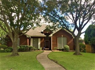 1402 Dutchman Creek Dr, Desoto, TX 75115