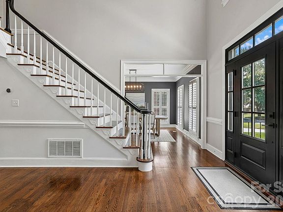 4th image of 8507 Brownes Pond Ln