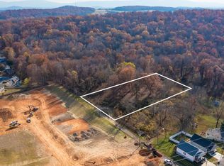 912 Moore St, Staunton, VA 24401