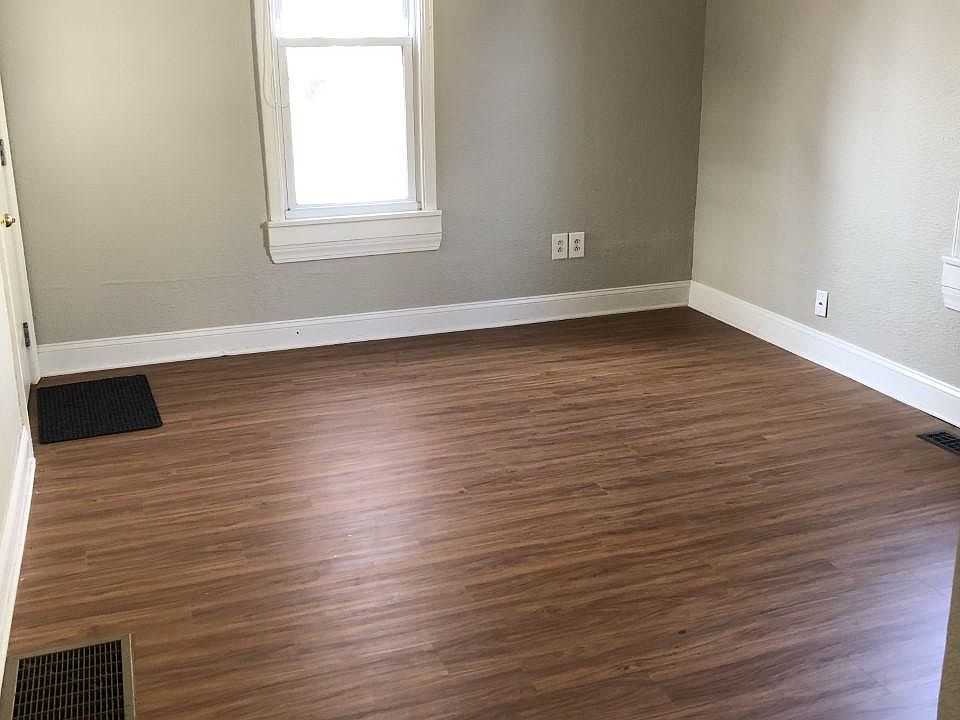 1st image of 410 Plum St