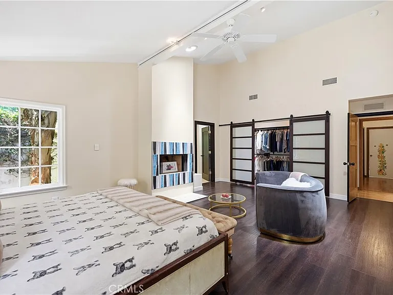 18000 Karen Dr — Photo 24