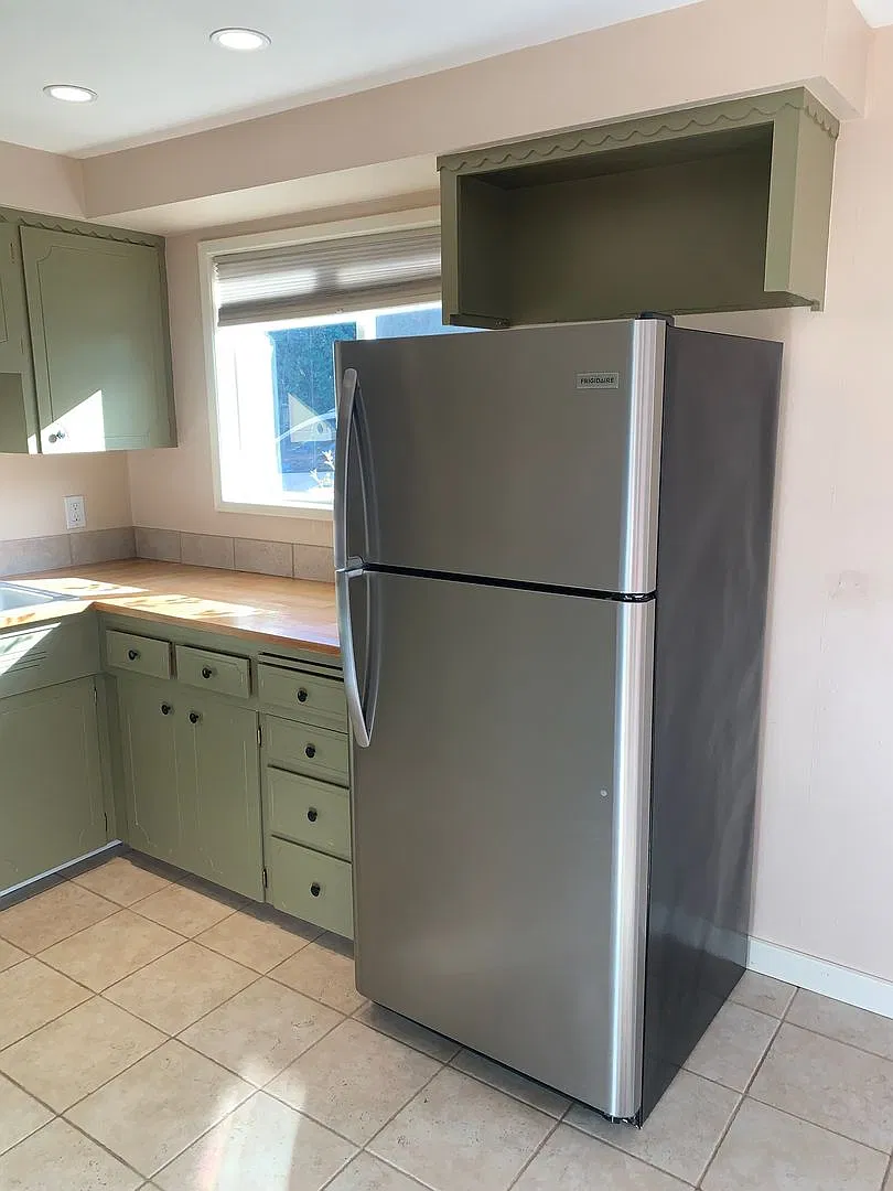 $1,700 - Private, Two Bedrooms, One Bathroom Duplex Available for Lease Now! — Photo 3