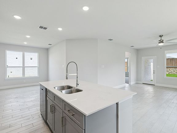 5th image of 1718 Sicily Ct