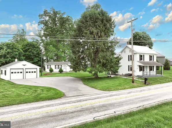 1565 White Hall Rd, Littlestown, PA 17340