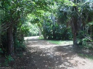 1541 Oakes Blvd, Naples, FL 34119