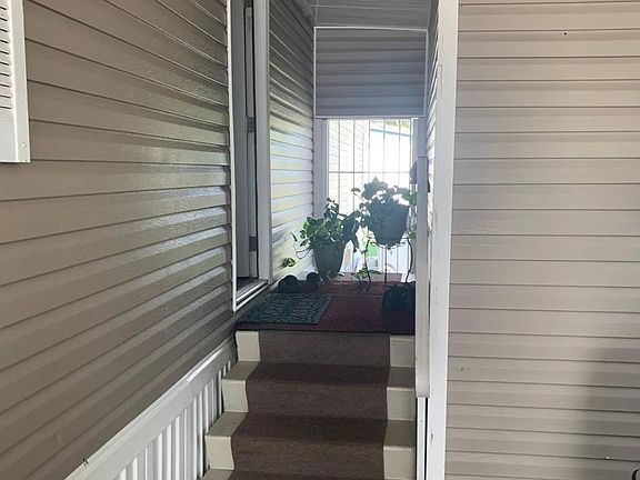 2nd image of 4321 Hilo St