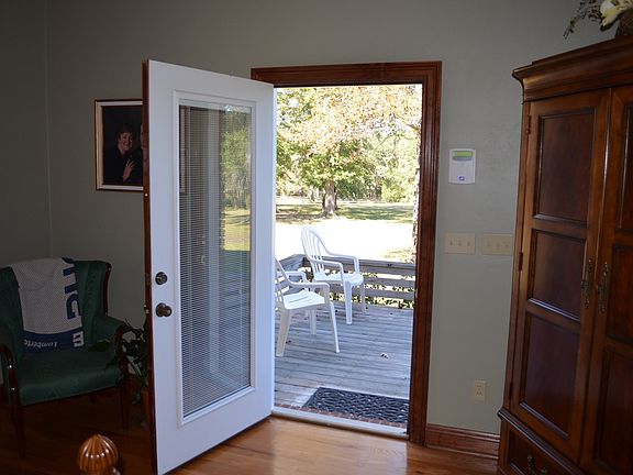 3rd image of 10014 Surrey Farms Ln