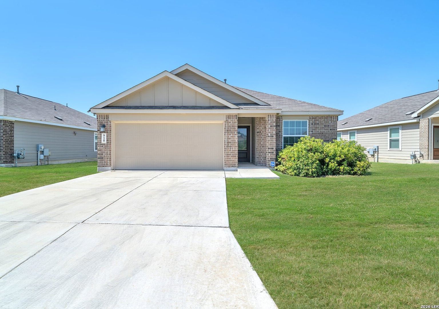 910 HAGEN WAY