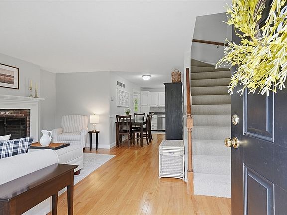 4th image of 30 Harris St APT 8