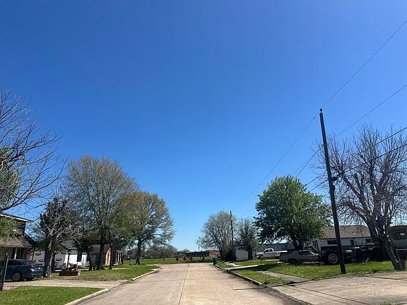 5th image of 2716 N Harris Ave