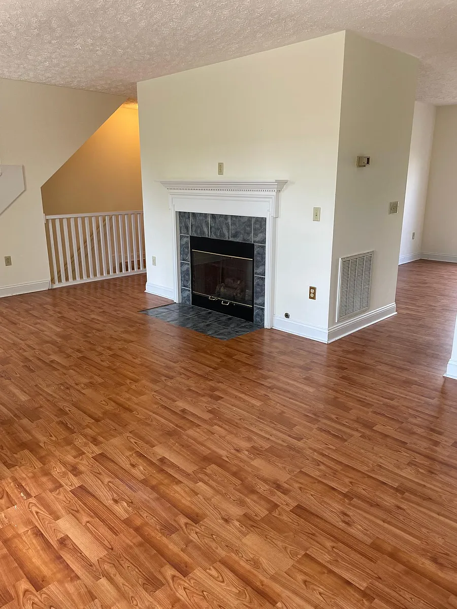 Building Photo - 565 Silver Leaf Dr