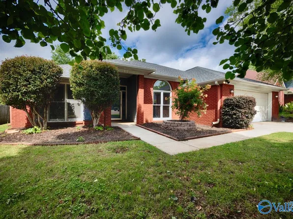 106 Claytor Ln, Madison, AL 35758