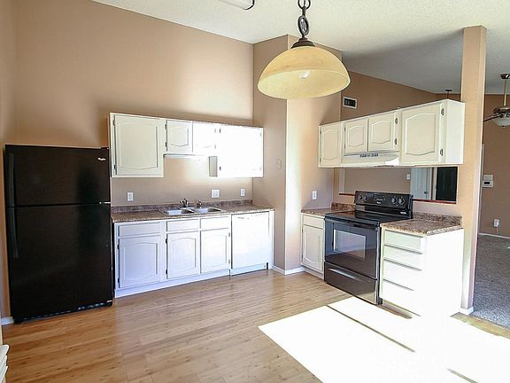 5th image of 2203 Dickens Dr