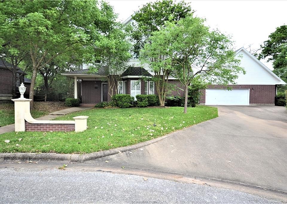 1st image of 202 Chimney Hill Cir