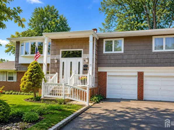 37 Valley Vale Dr, Old Bridge, NJ 08857