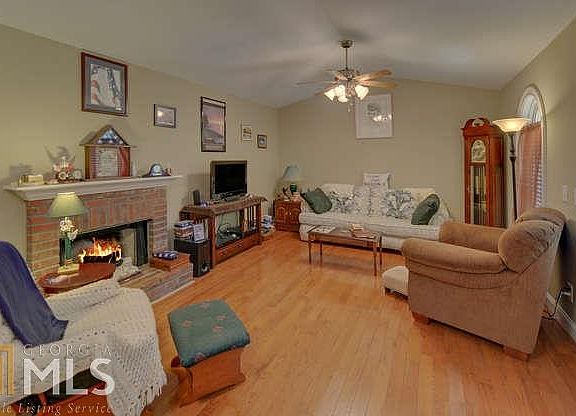 3rd image of 364 Grindstone Creek Dr