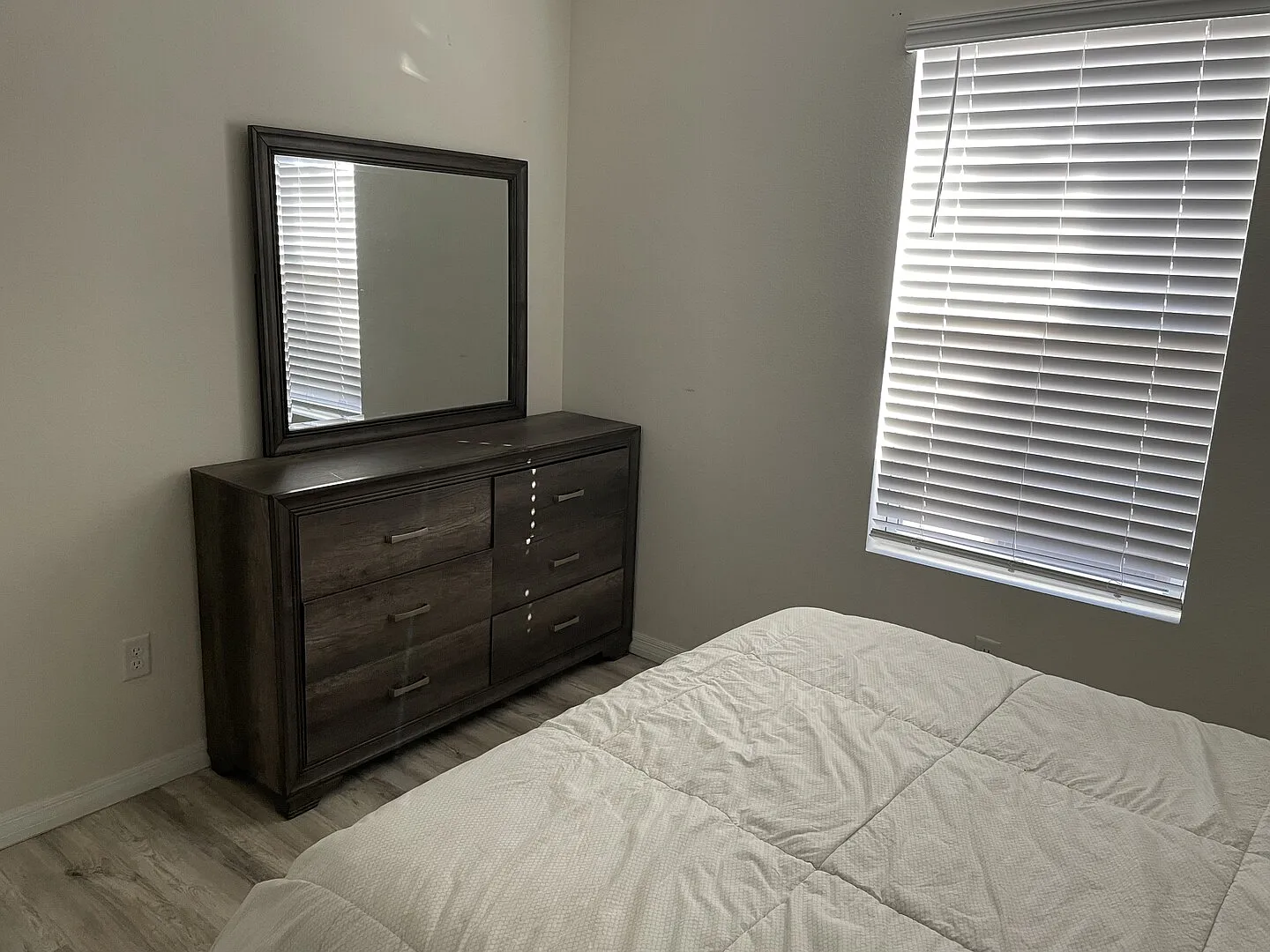 Modern 4-Bedroom Smart Home Near Disney Resort-Style Amenities — Photo 2