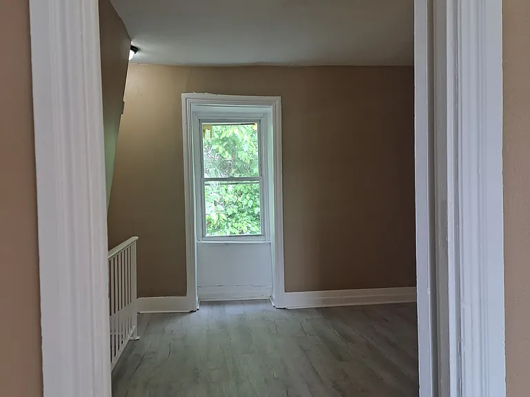 134 N Hall St — Photo 1