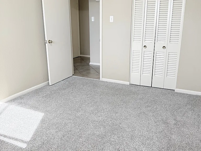 Ricks Apartments — Photo 19