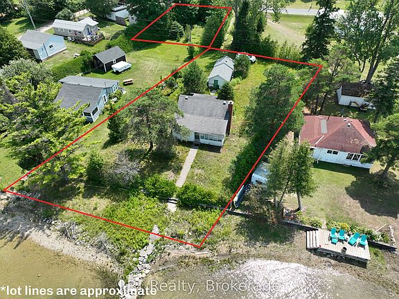 2nd image of 828 Pike Bay Rd