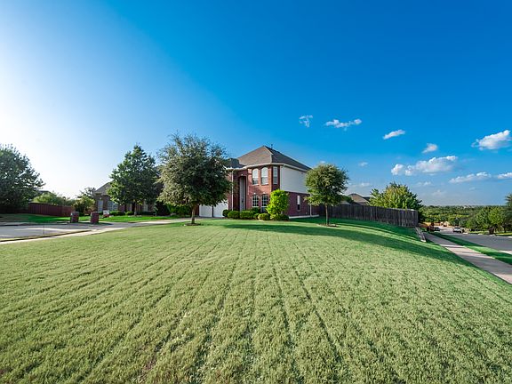 5th image of 498 Mariposa Ct