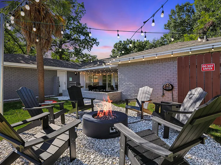1231 Springbrook Cir — Photo 2