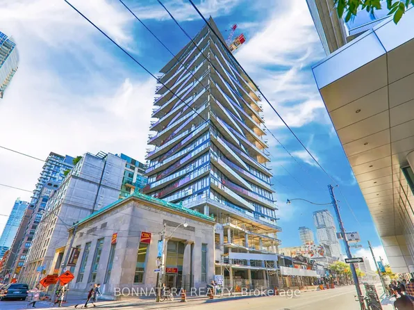 215 Queen St W Unit 1103, Toronto, ON M5V 1Z4