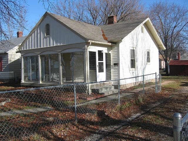 1st image of 4631 N Evanston Ave