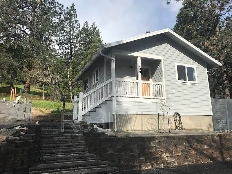 Studio, 1.0 bath, 490 sqft, $1,000 — Photo 2