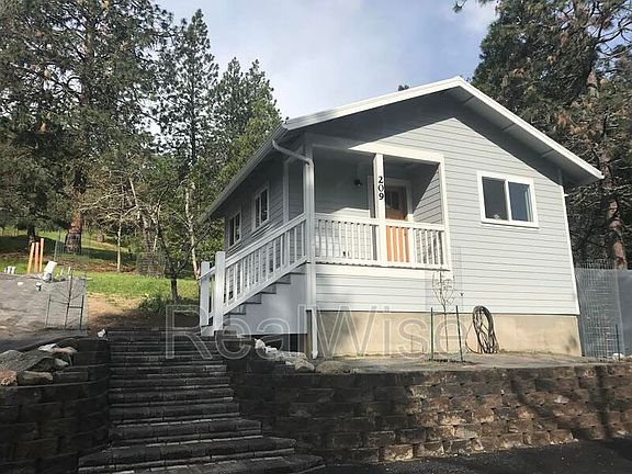 2nd image of 209 Granite St