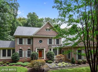 11629 Pine Tree Dr, Fairfax, VA 22033