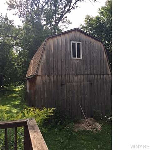 2nd image of 18 Maple Ave