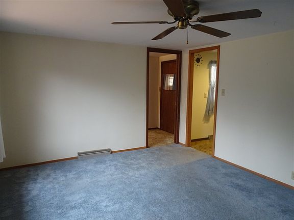 2nd image of 536 Lexington St